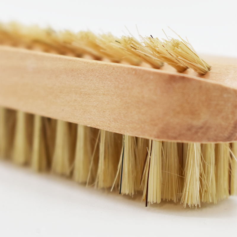 Brosse à ongles en bois